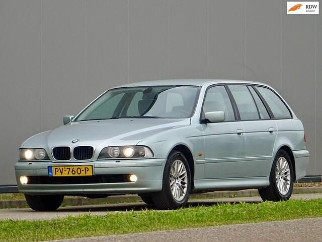 Zilver Occasion 2001 BMW 525 Lifestyle Stationwagen | € 2.440 - Afbeelding 1/4