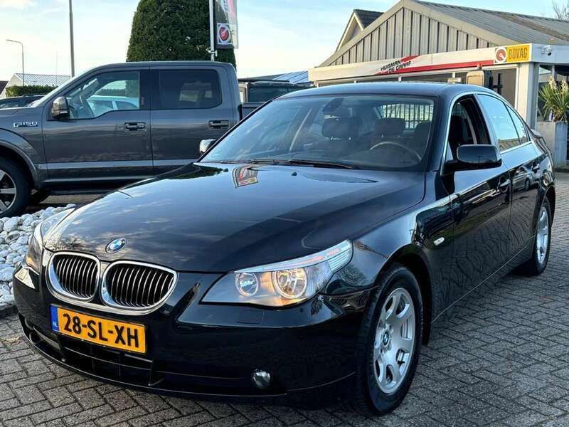 Zwart Gebruikt 2006 BMW 523 Executive Sedan | € 11.950 - Afbeelding 1/4