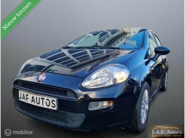 Zwart Gebruikt 2013 Fiat Punto Evo Hatchback | € 2.250 (Eerlijke prijs) - Afbeelding 1/4
