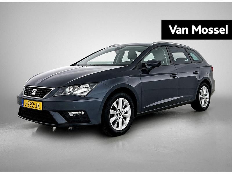 Grijs Gebruikt 2020 Seat Leon ST Style Stationwagen | € 16.900 (Eerlijke prijs) - Afbeelding 1/4
