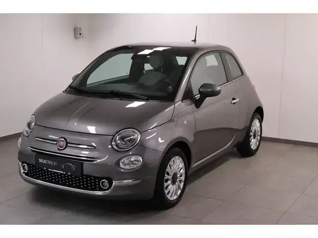 Grijs, metallic lak Gebruikt 2023 Fiat 500 Dolcevita Hatchback | € 15.449 (Eerlijke prijs) - Afbeelding 1/4