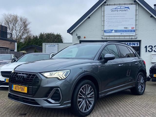 Grijs Gebruikt 2021 Audi Q3 S-Line SUV | € 31.899 (Eerlijke prijs) - Afbeelding 1/3
