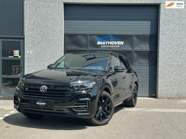 Zwart, metallic lak Gebruikt 2023 VW Touareg R SUV | € 69.950 (Eerlijke prijs) - Afbeelding 1/4