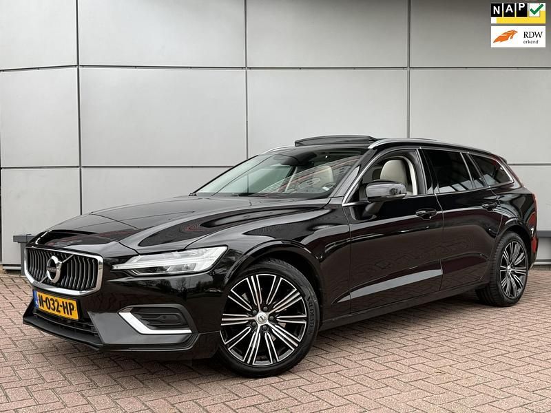 Zwart Occasion 2021 Volvo V60 Inscription Stationwagen | € 25.950 (Duur) - Afbeelding 1/4