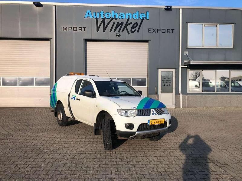 Wit Occasion 2012 Mitsubishi L200 Pickup | € 7.450 - Afbeelding 1/4