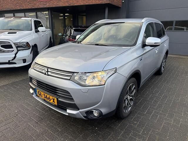Occasion Mitsubishi Outlander Edition 121 PK (88 kW) 2015 Grijs SUV