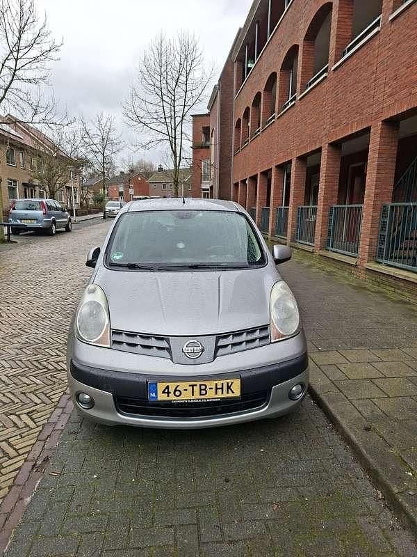 Grijs Occasion 2006 Nissan Note MPV | € 950 (Iets duurder) - Afbeelding 1/4