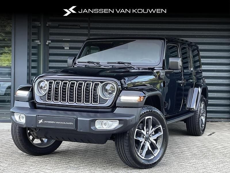 Zwart Nieuw 2025 Jeep Wrangler Unlimited Sahara SUV | € 81.890 (Eerlijke prijs) - Afbeelding 1/4