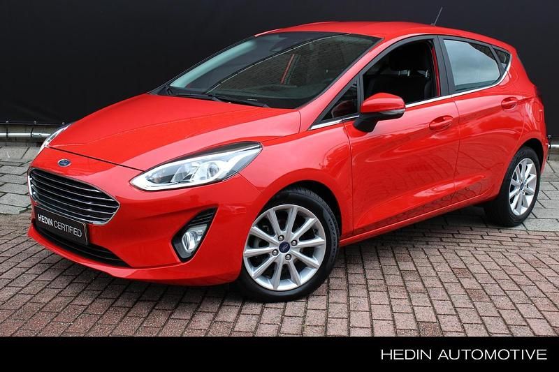 Rood Gebruikt 2020 Ford Fiesta Titanium Hatchback | € 13.945 (Eerlijke prijs) - Afbeelding 1/3