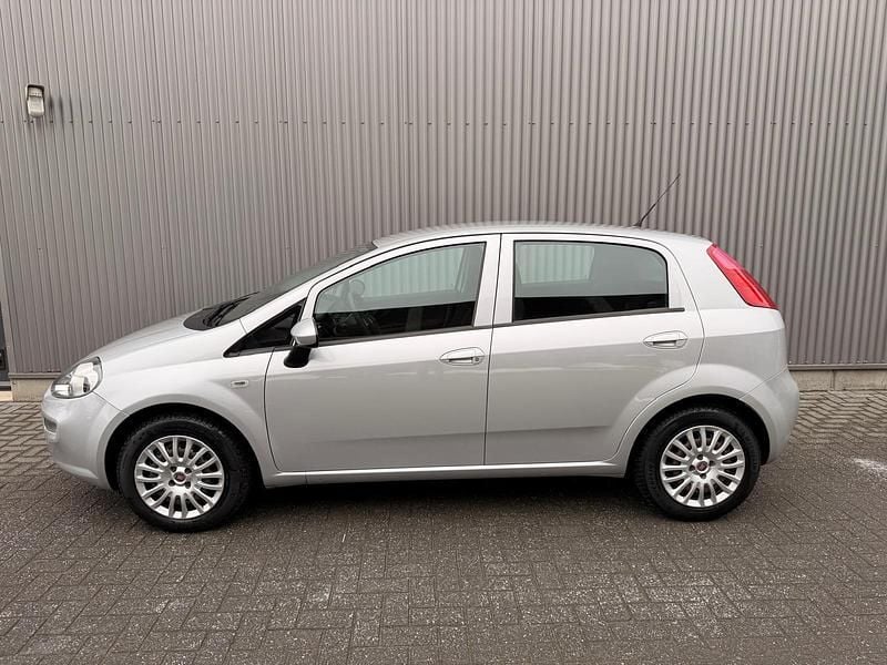 Occasion Fiat Punto Lounge 69 PK (50 kW) 2017 Grijs Hatchback