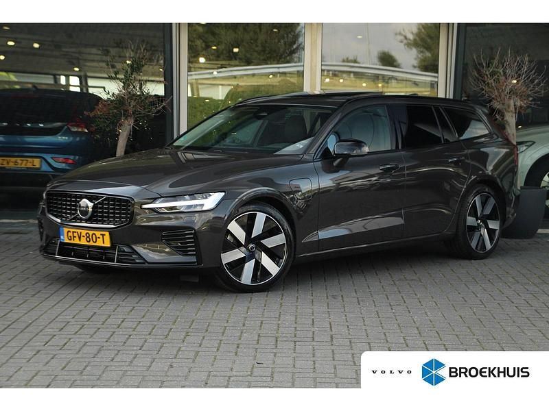Grijs Occasion 2024 Volvo V60 Ultra Stationwagen | € 46.900 (Goede deal) - Afbeelding 1/4