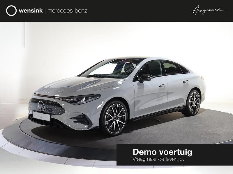 Grijs Nieuw 2025 Mercedes CLA 250+ Edition Sedan | € 58.900 (Eerlijke prijs) - Afbeelding 1/4