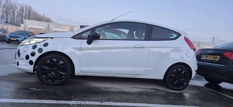 Gebruikt 2009 Ford Fiesta Trend Sedan | € 2.300 (Goede deal) - Afbeelding 1/4