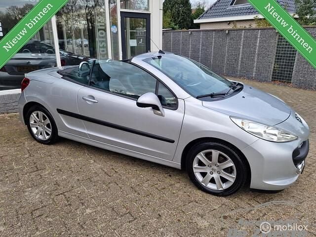 Grijs (metallic) Gebruikt 2007 Peugeot 207 CC Cabriolet | € 3.850 (Eerlijke prijs) - Afbeelding 1/4