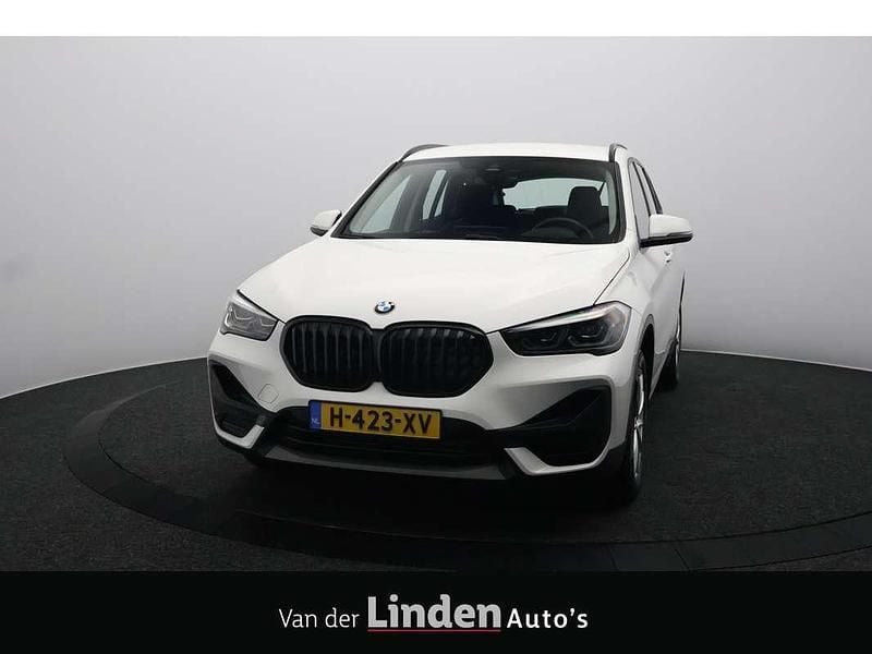 Wit Occasion 2020 BMW X1 Executive SUV | € 22.950 (Super prijs) - Afbeelding 1/4