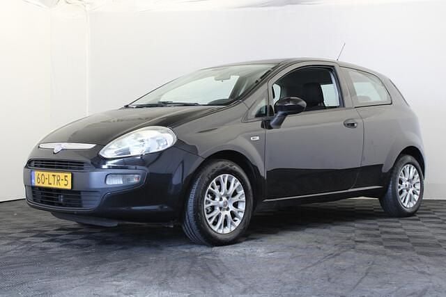Zwart, metallic lak Gebruikt 2010 Fiat Punto Evo Business Hatchback | € 2.250 (Eerlijke prijs) - Afbeelding 1/4