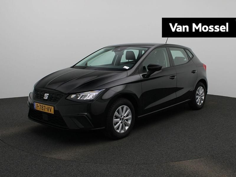 Zwart Occasion 2022 Seat Ibiza Business Hatchback | € 14.944 (Goede deal) - Afbeelding 1/4