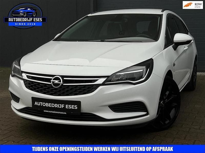 Wit Occasion 2019 Opel Astra Business Stationwagen | € 5.499 (Super prijs) - Afbeelding 1/4