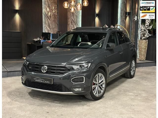 Grijs Gebruikt 2018 VW T-Roc R-line SUV | € 29.999 - Afbeelding 1/4