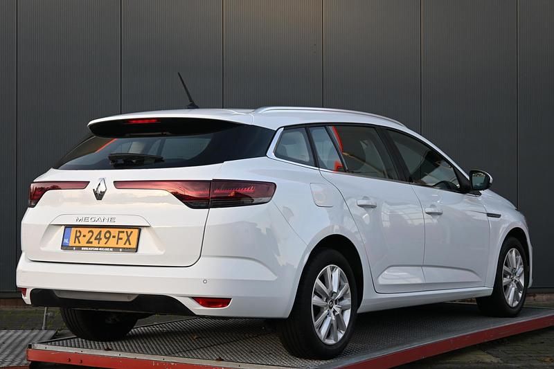 Occasion Renault Mégane GrandTour Business 116 PK (85 kW) 2022 Wit Stationwagen