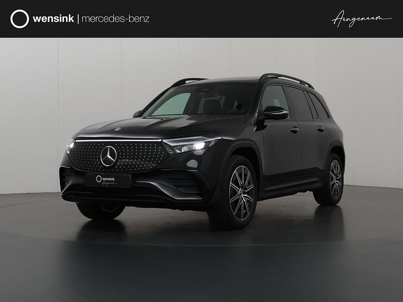 Zwart Nieuw 2025 Mercedes EQB250+ AMG line SUV | € 58.219 (Eerlijke prijs) - Afbeelding 1/4