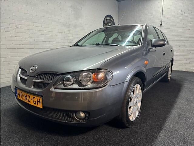 Occasion Nissan Almera Tekna 116 PK (85 kW) 2004 Grijs Hatchback