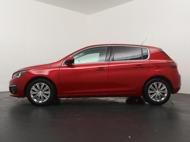 Occasion Peugeot 308 Allure 131 PK (96 kW) 2021 Rood Hatchback