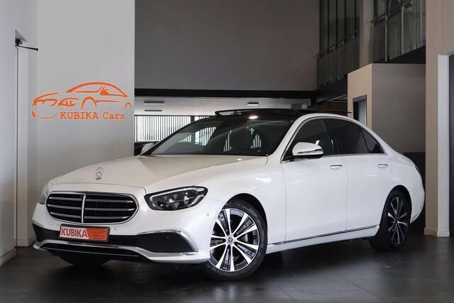 Wit Gebruikt 2021 Mercedes E220 Sedan | € 39.899 (Iets duurder) - Afbeelding 1/4