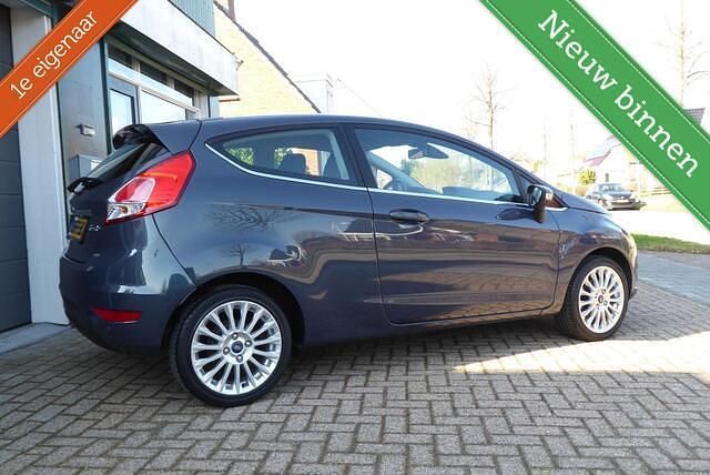Occasion Ford Fiesta Titanium 80 PK (58 kW) 2013 Grijs Hatchback