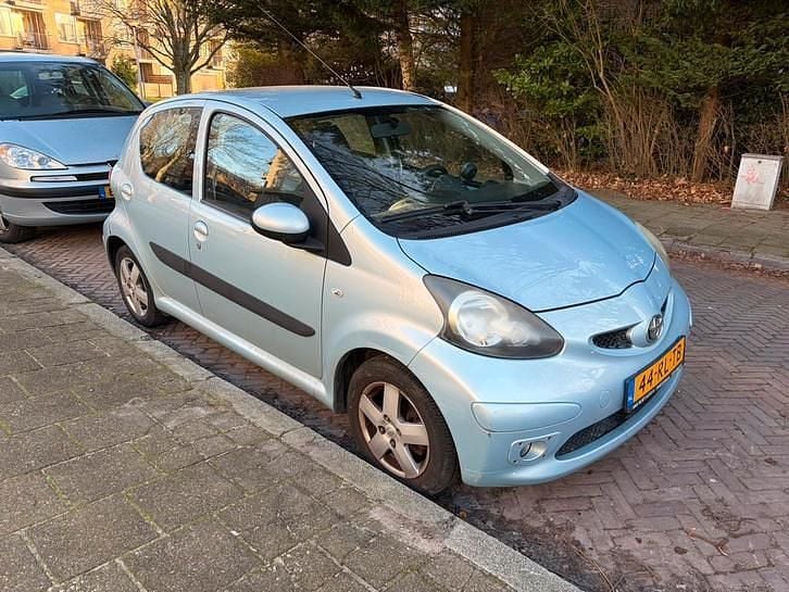 Occasion 2005 Toyota Aygo Hatchback | € 1.500 (Eerlijke prijs) - Afbeelding 1/4