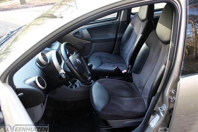 Occasion Toyota Aygo 68 PK (50 kW) 2008 Grijs Hatchback