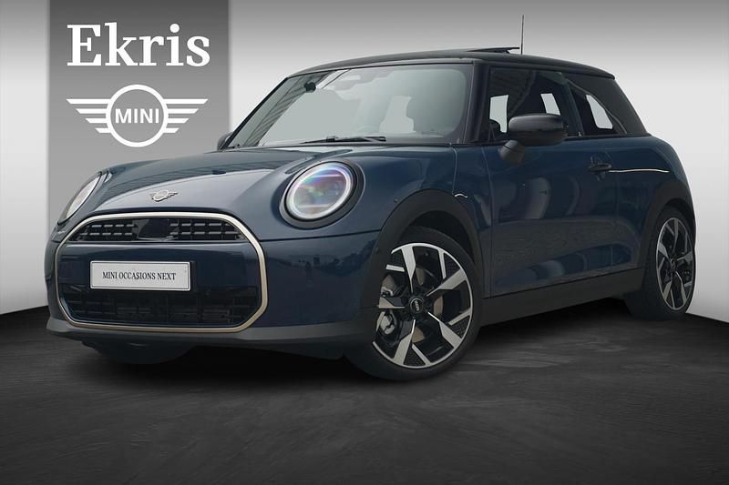 Occasion Mini Cooper Favoured 156 PK (114 kW) 2025 Blauw Hatchback