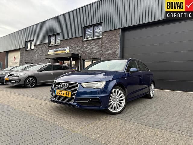 Blauw Occasion 2015 Audi A3 Sportback Ambition Hatchback | € 14.999 (Eerlijke prijs) - Afbeelding 1/4