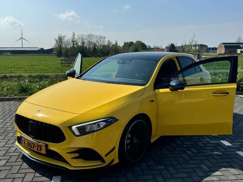 Geel Gebruikt 2019 Mercedes A35 AMG AMG Hatchback | € 39.000 - Afbeelding 1/4