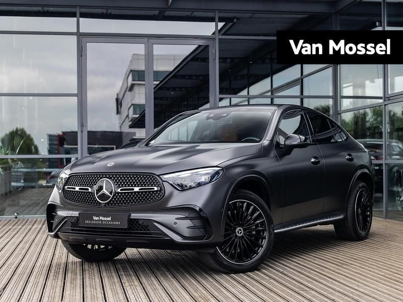 Grijs Gebruikt 2024 Mercedes GLC300 AMG line Coupé | € 74.900 (Iets duurder) - Afbeelding 1/4