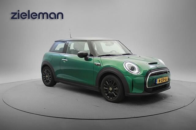 Groen Gebruikt 2021 Mini Cooper Business Hatchback | € 15.840 (Goede deal) - Afbeelding 1/4