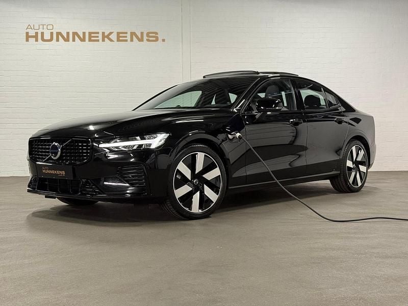 Zwart Gebruikt 2024 Volvo S60 Ultimate Sedan | € 44.890 (Super prijs) - Afbeelding 1/4