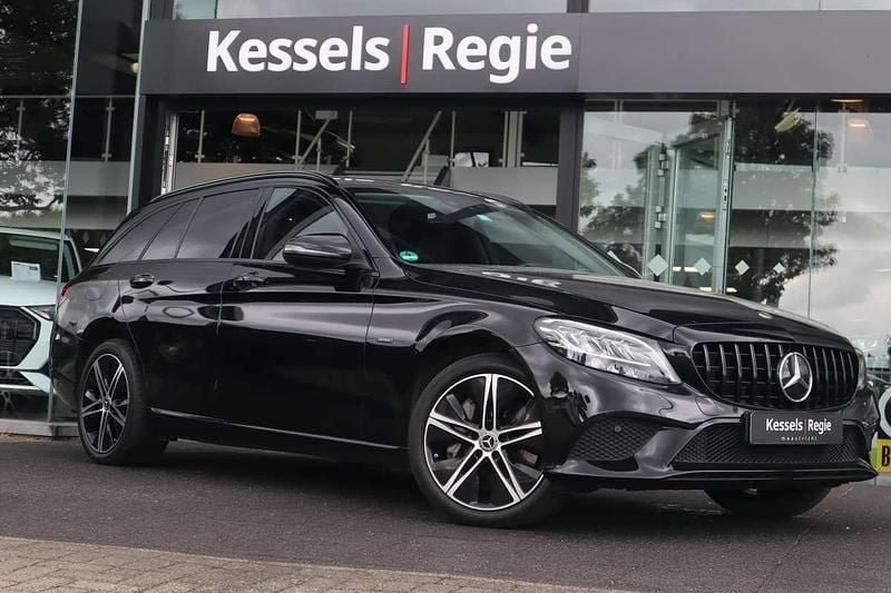 Zwart Occasion 2021 Mercedes C300e Stationwagen | € 29.950 (Goede deal) - Afbeelding 1/4