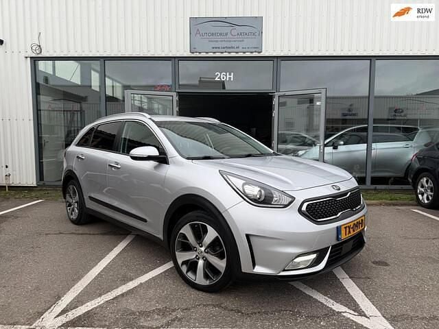Grijs Gebruikt 2018 Kia Niro SUV | € 16.999 (Eerlijke prijs) - Afbeelding 1/4