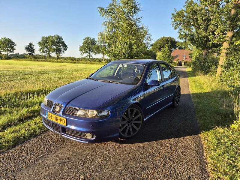 Blauw Gebruikt 2001 Seat Leon Sport Hatchback | € 2.249 (Goede deal) - Afbeelding 1/4