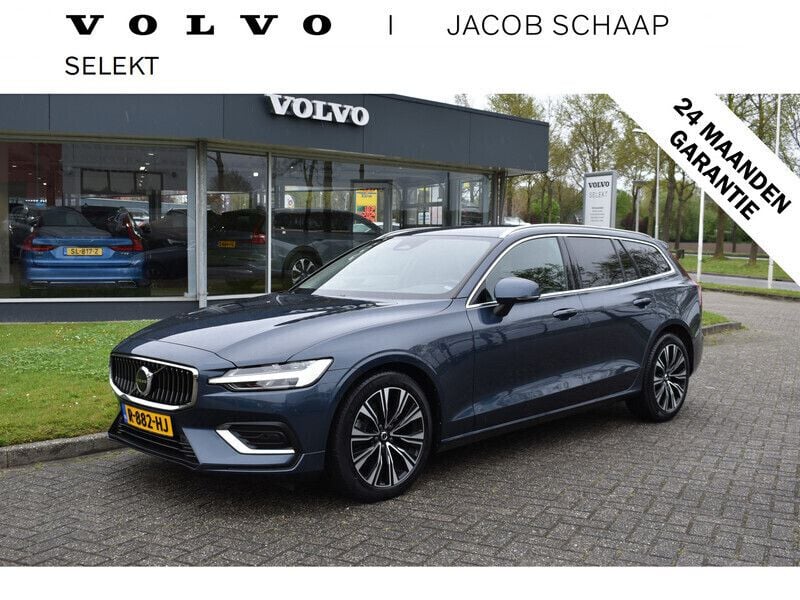 Blauw, metallic lak Gebruikt 2022 Volvo V60 Plus Stationwagen | € 31.700 (Goede deal) - Afbeelding 1/4
