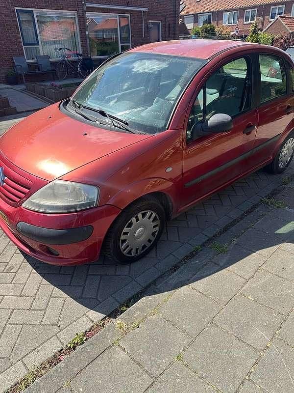 Rood Gebruikt 2003 Citroën C3 Prestige Hatchback | € 1.050 (Eerlijke prijs) - Afbeelding 1/4