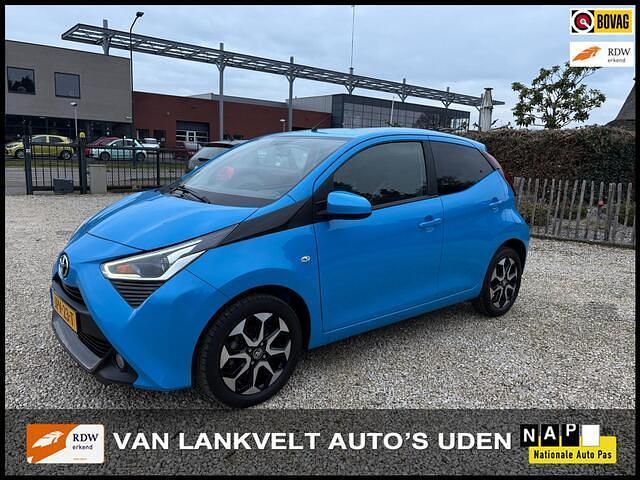 Blauw Occasion 2019 Toyota Aygo X-cite Hatchback | € 10.999 (Eerlijke prijs) - Afbeelding 1/4