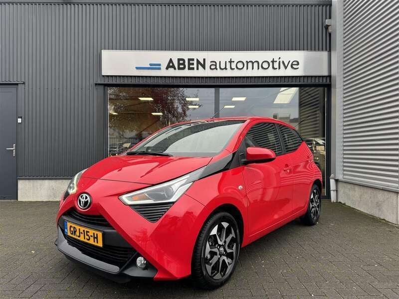 Rood Gebruikt 2019 Toyota Aygo X-play Hatchback | € 11.450 (Eerlijke prijs) - Afbeelding 1/4