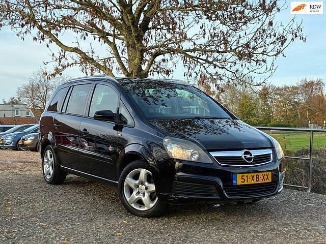 Zwart Gebruikt 2007 Opel Zafira Enjoy MPV | € 2.975 (Eerlijke prijs) - Afbeelding 1/4