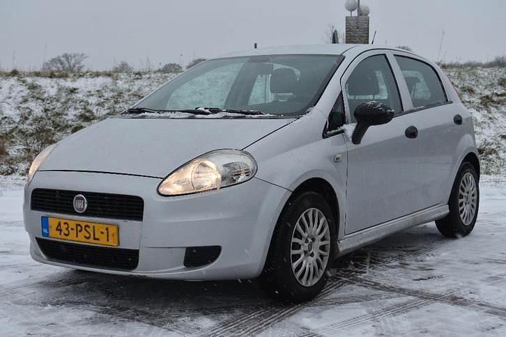 Occasion 2011 Fiat Punto | € 2.448 (Eerlijke prijs) - Afbeelding 1/4