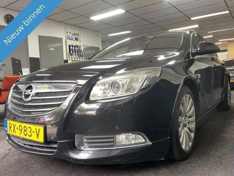 Zwart Gebruikt 2009 Opel Insignia Executive Hatchback | € 4.749 (Goede deal) - Afbeelding 1/4