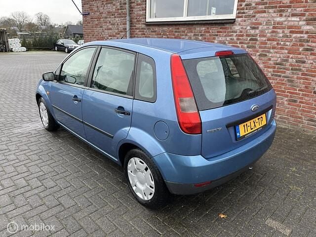 Occasion Ford Fiesta Ambiente 80 PK (58 kW) 2003 Blauw Hatchback