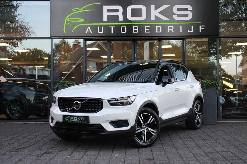 Wit Gebruikt 2019 Volvo XC40 R-Design SUV | € 29.950 (Eerlijke prijs) - Afbeelding 1/4