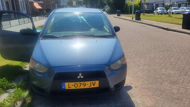 Blauw Gebruikt 2009 Mitsubishi Colt Inform Hatchback | € 1.850 (Eerlijke prijs) - Afbeelding 1/4